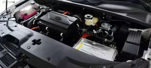 比亞迪唐二代強(qiáng)勢(shì)歸來(lái), 造型更犀利, 向領(lǐng)克01和VV7發(fā)起挑戰(zhàn)